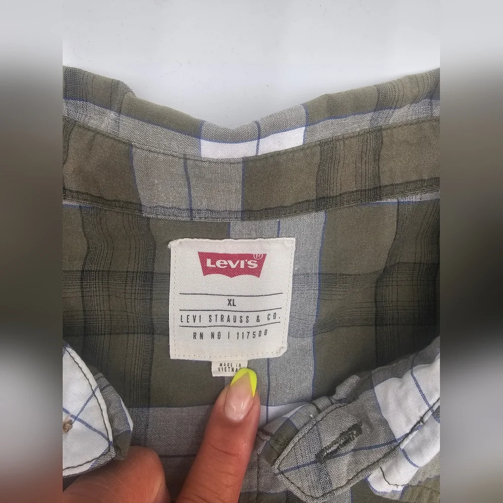 LEVI'S plaid cotton blend short sleeve button front‎ shirt men's Grn and Wht XL